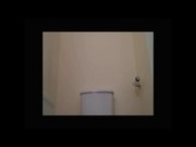 Подглядывание за зрелыми женщины в туалете