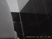 Порно скрытая камера туалете института